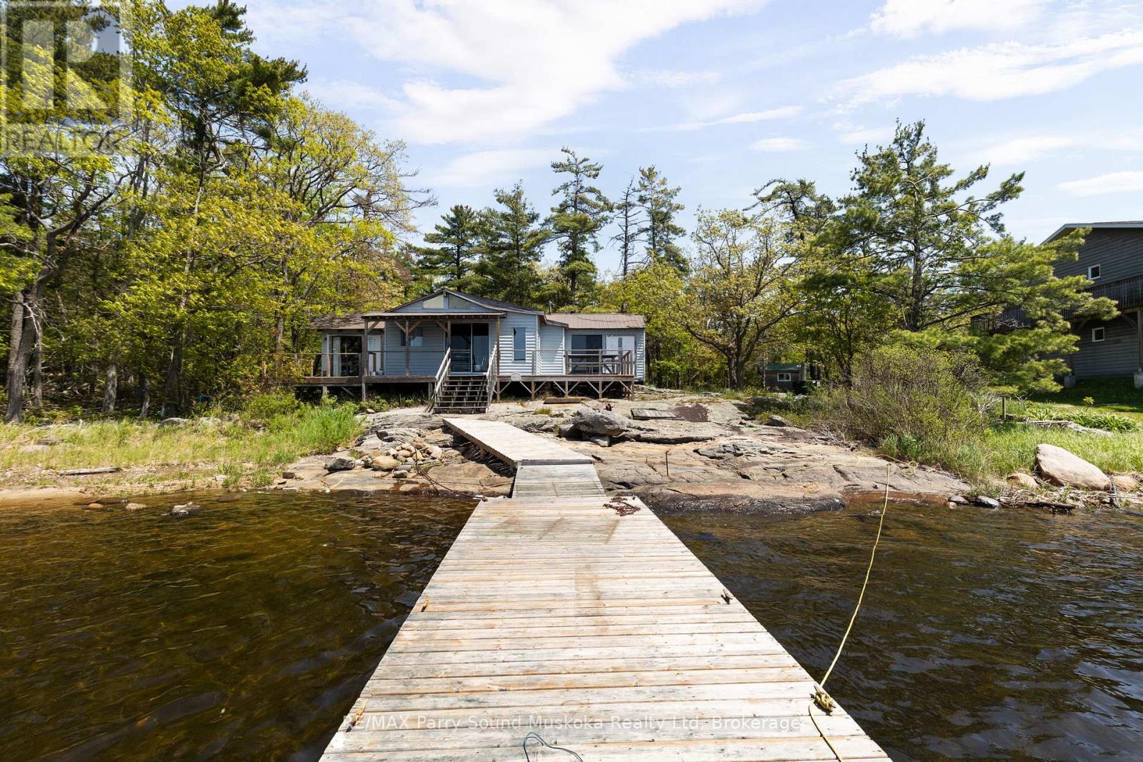 16 B55 ISLAND - 7
