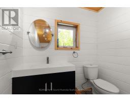 Primary Bedroom - 16 B55 Island, The Archipelago, ON P0C1H0 Photo 11