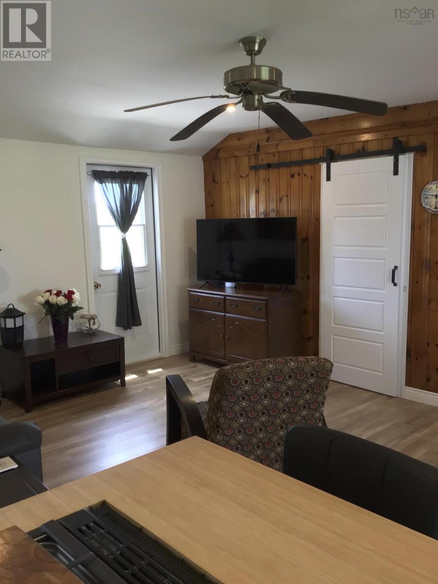 6 Douglas Crescent - 18