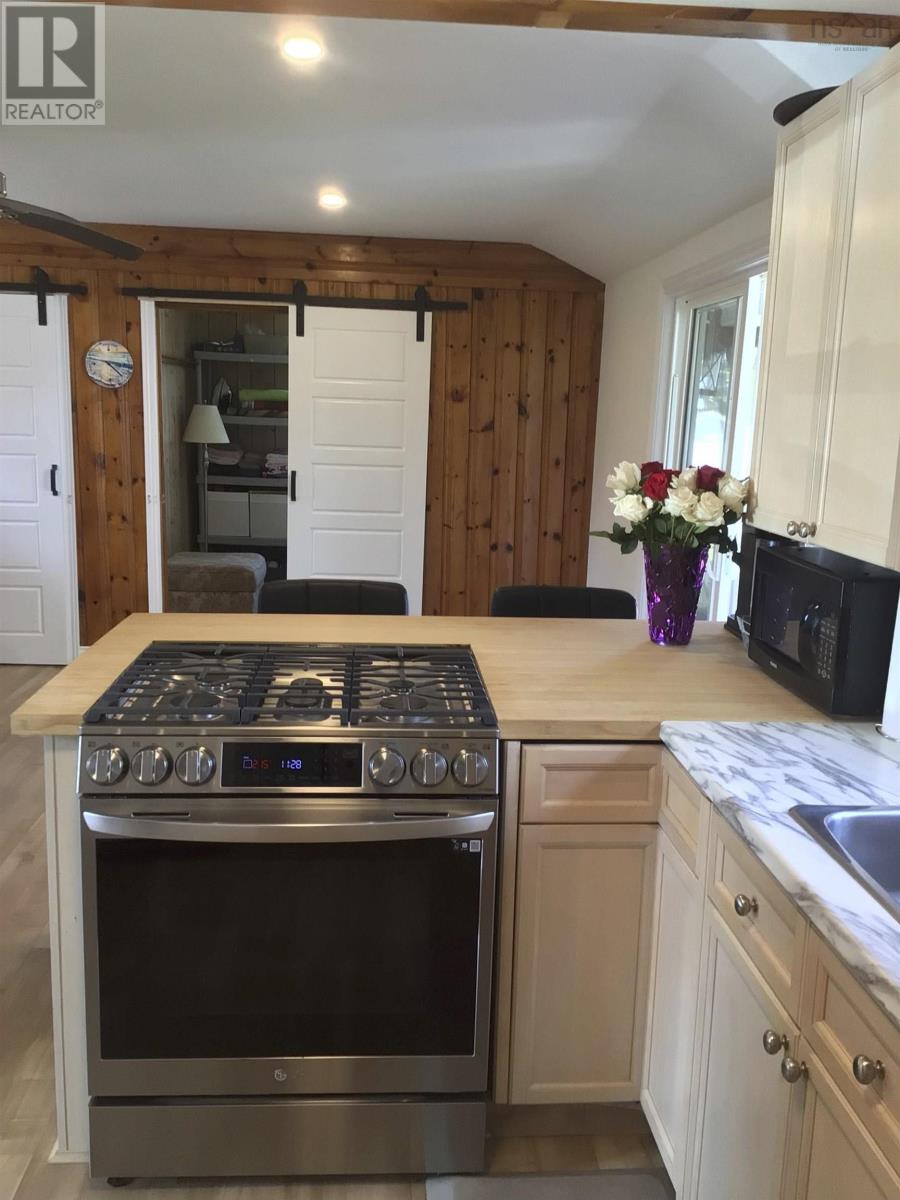 6 Douglas Crescent - 30