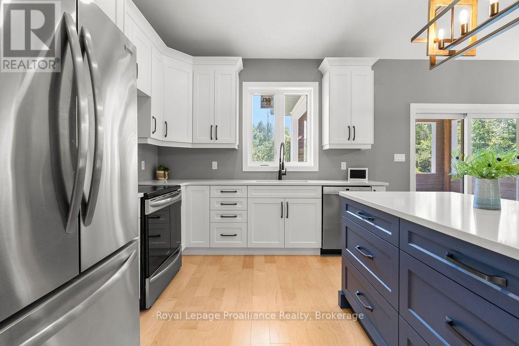 556 MARSH HILL ROAD - 16