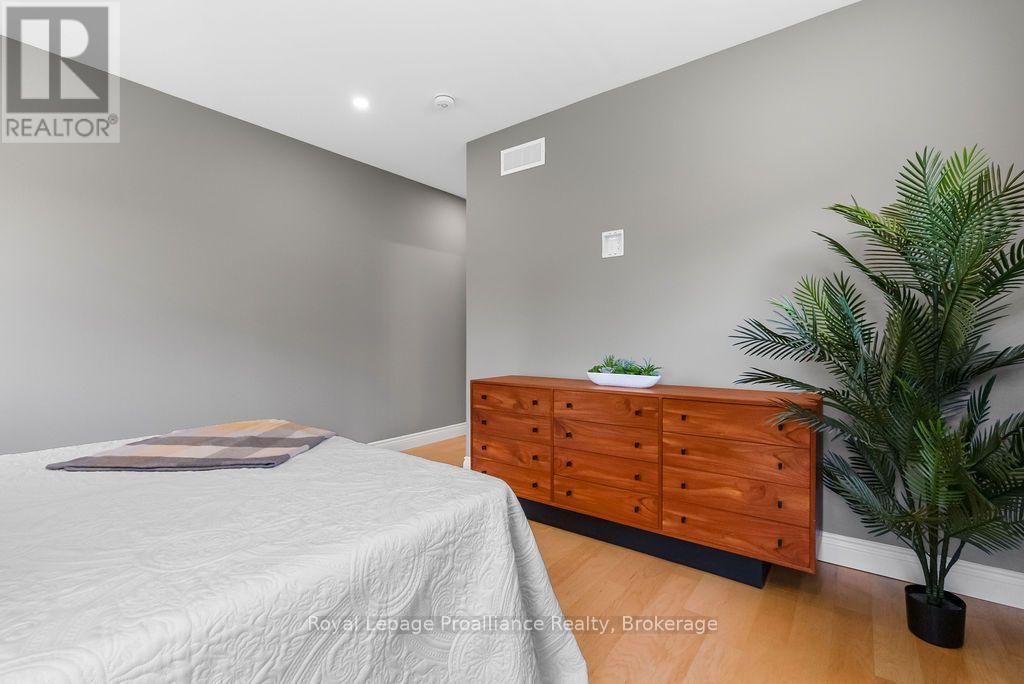 556 MARSH HILL ROAD - 22