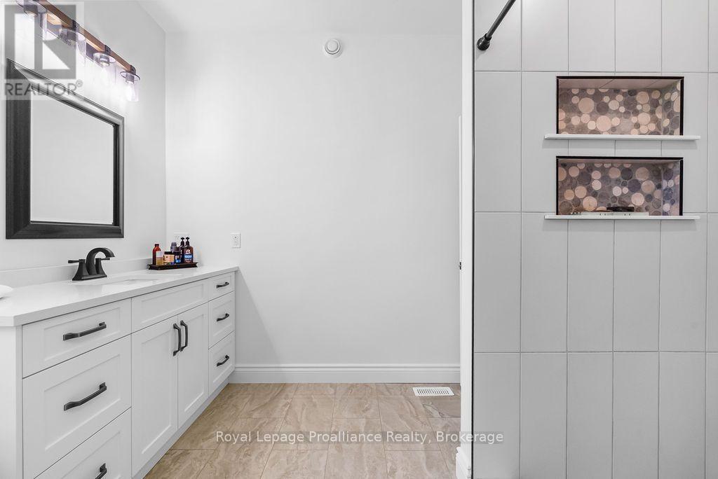 556 MARSH HILL ROAD - 27