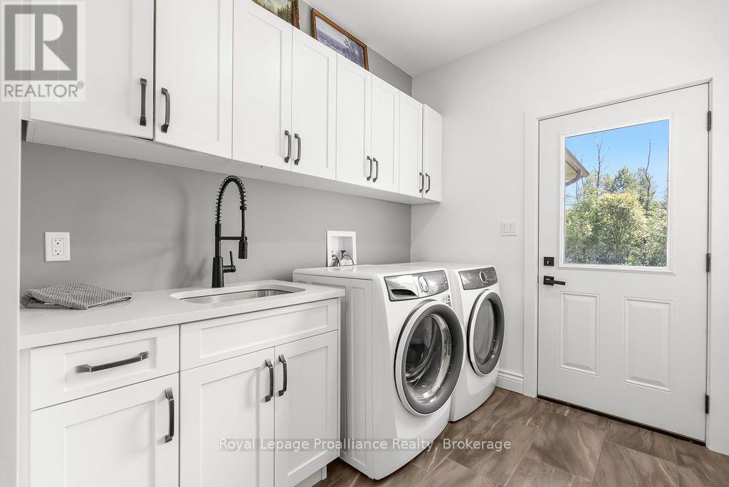 556 MARSH HILL ROAD - 32