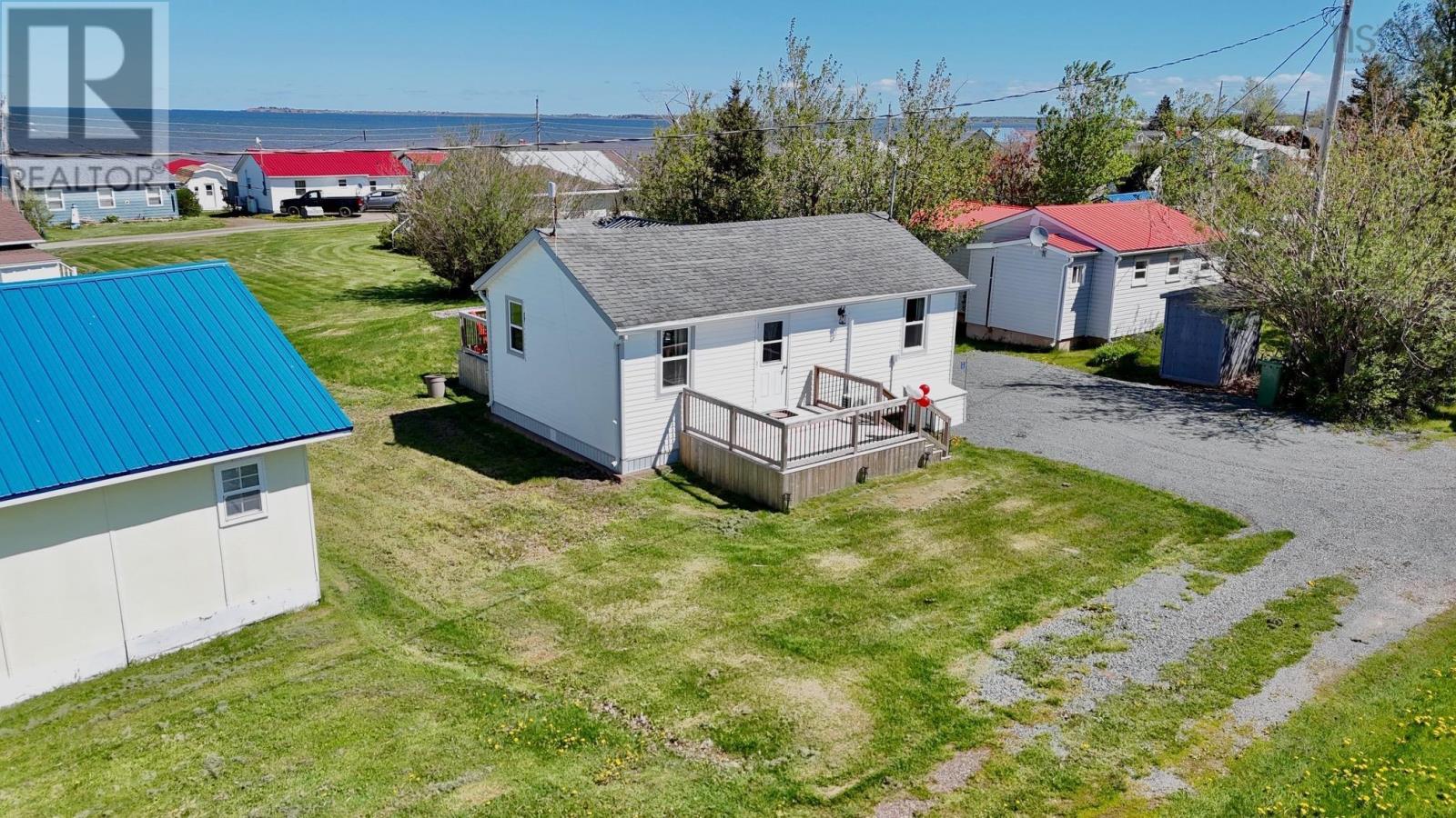 6 Douglas Crescent - 42