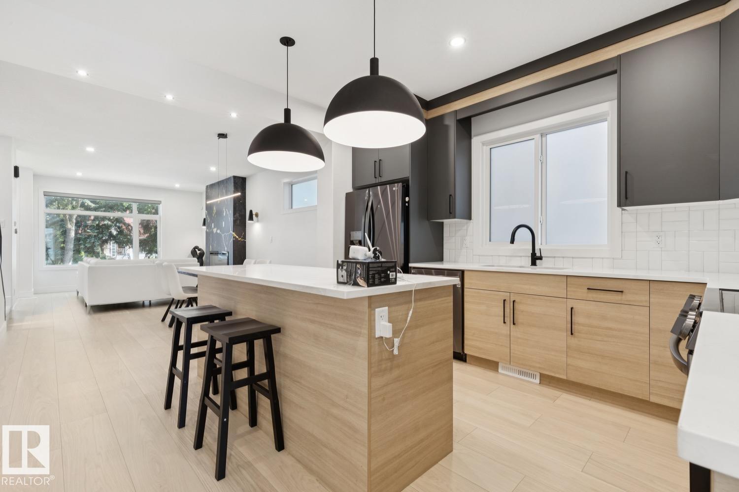 10531 67 AV NW NW - 14