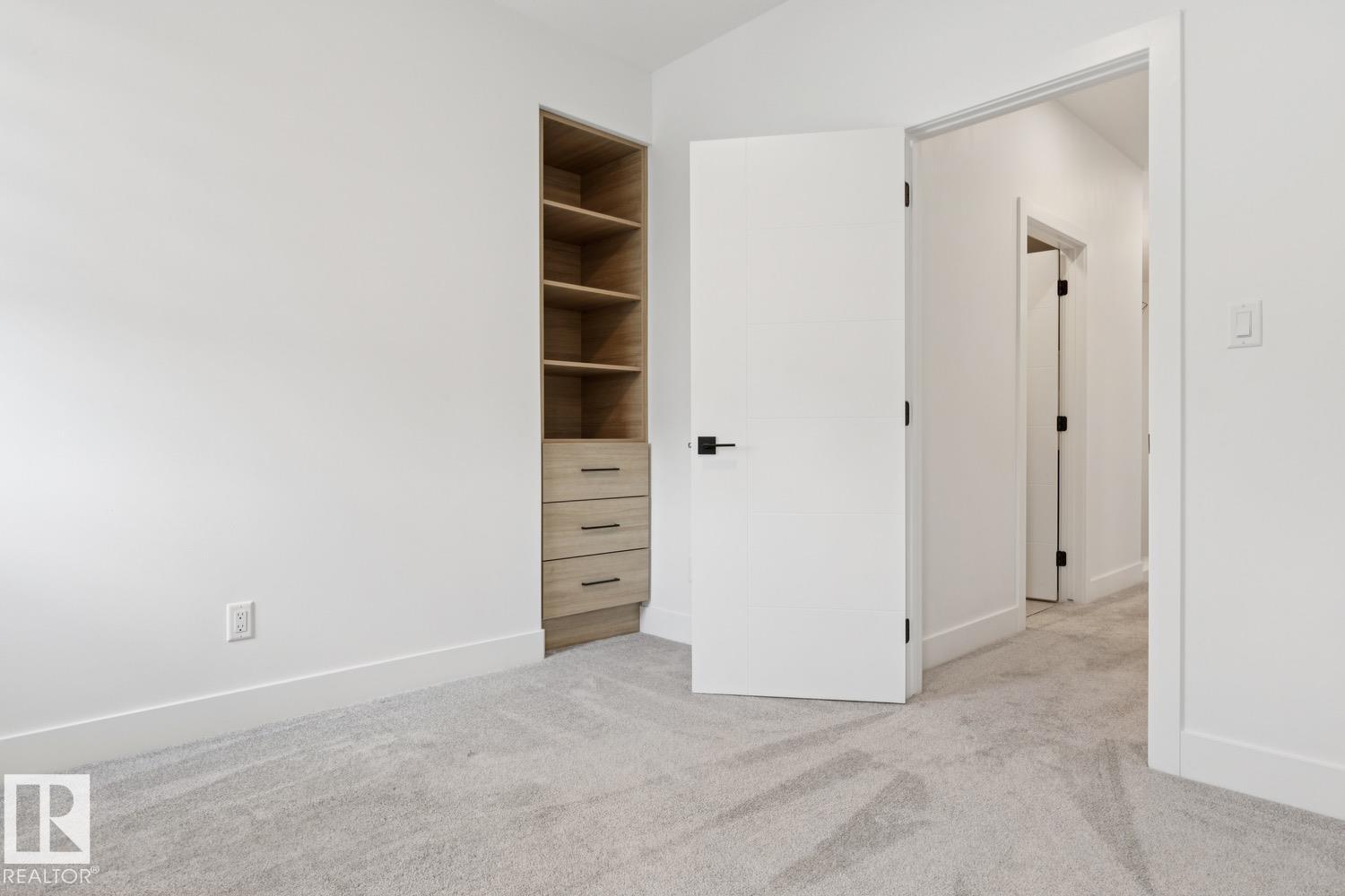 10531 67 AV NW NW - 31