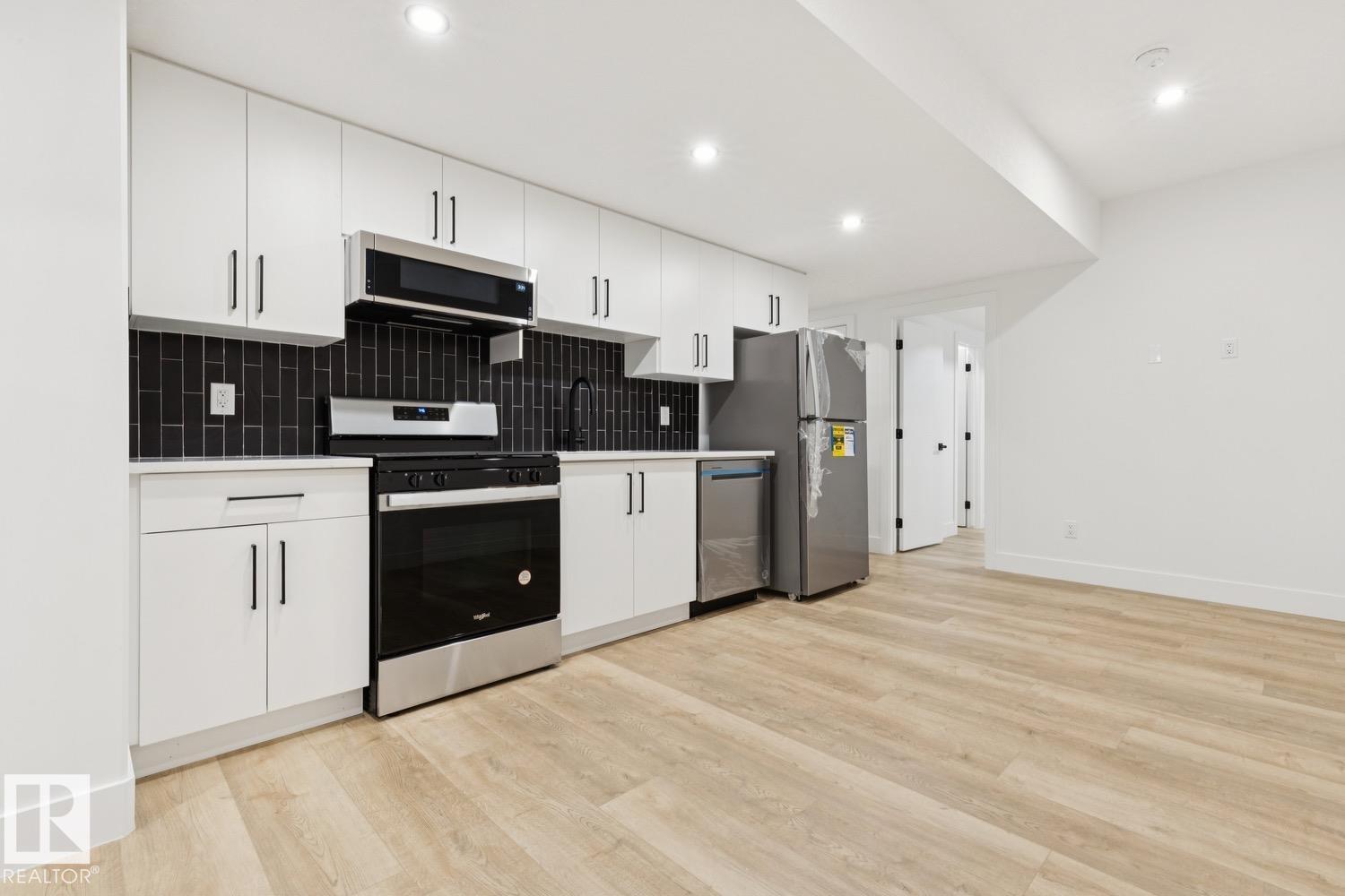 10531 67 AV NW NW - 38