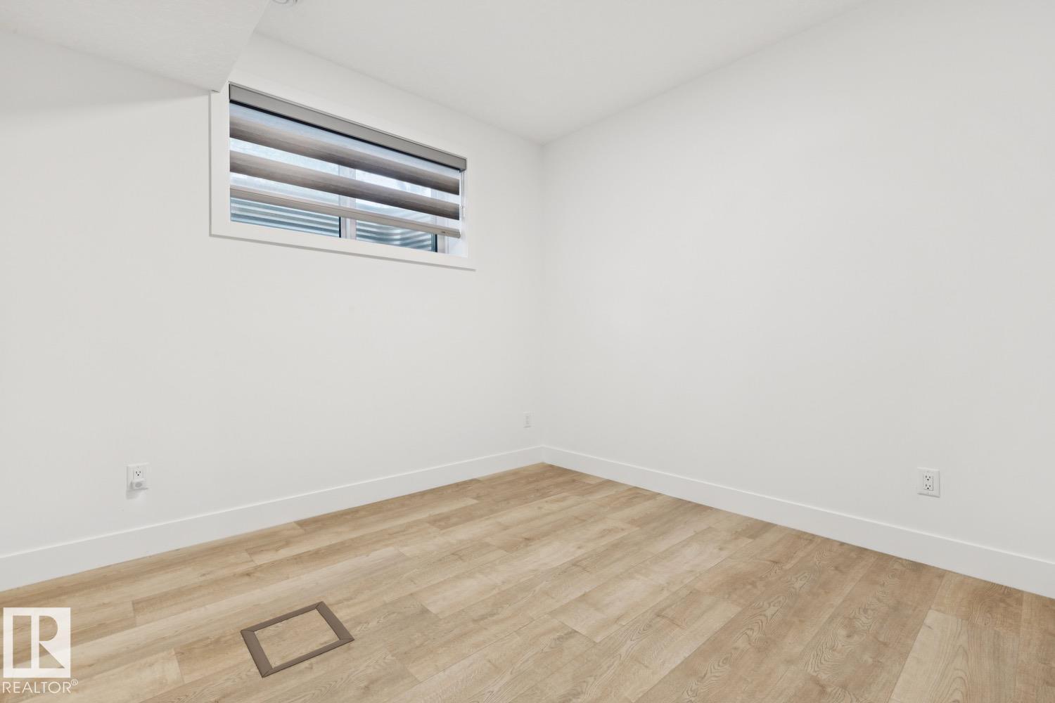 10531 67 AV NW NW - 42
