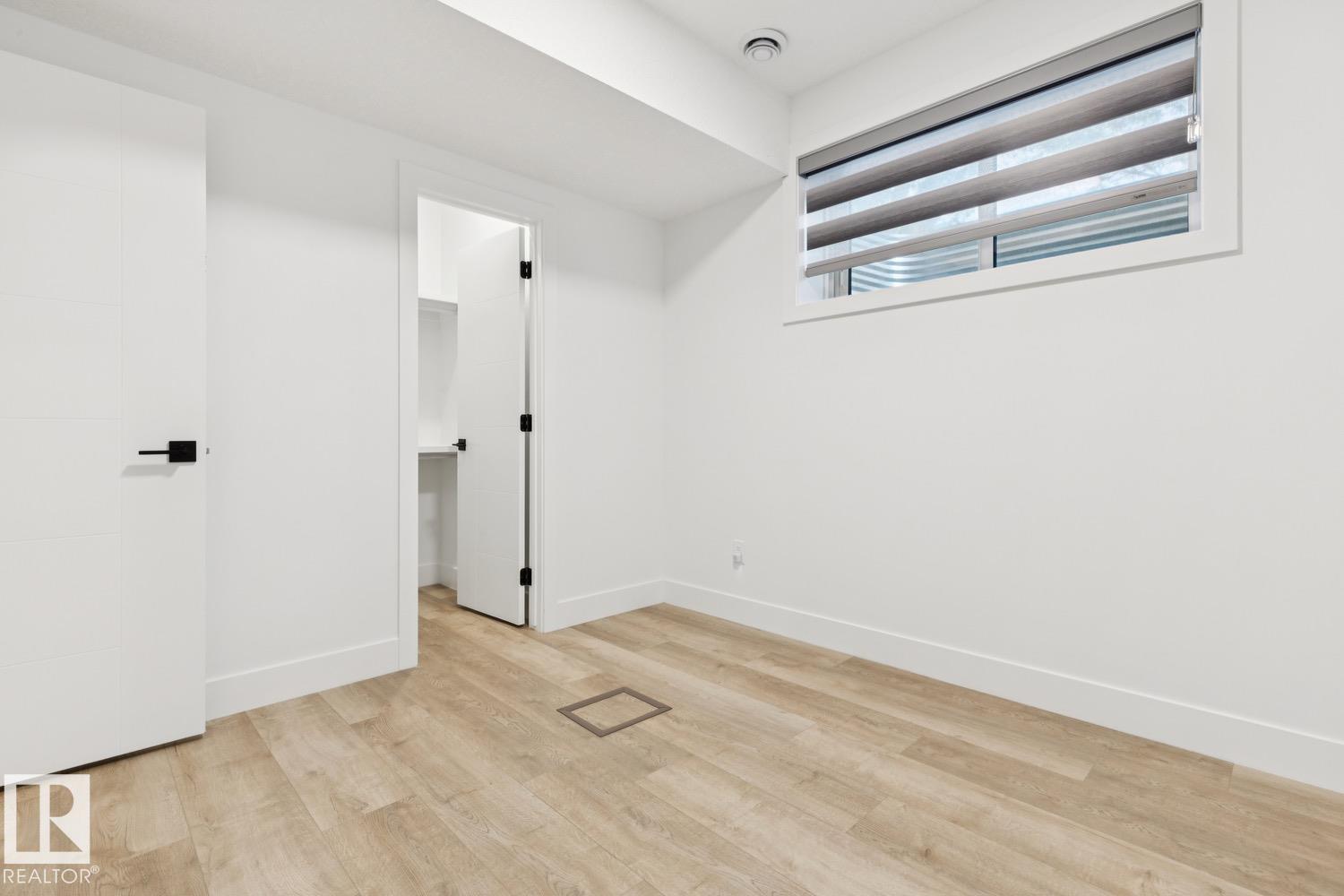 10531 67 AV NW NW - 43