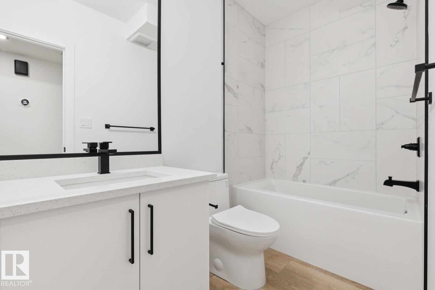 10531 67 AV NW NW - 44