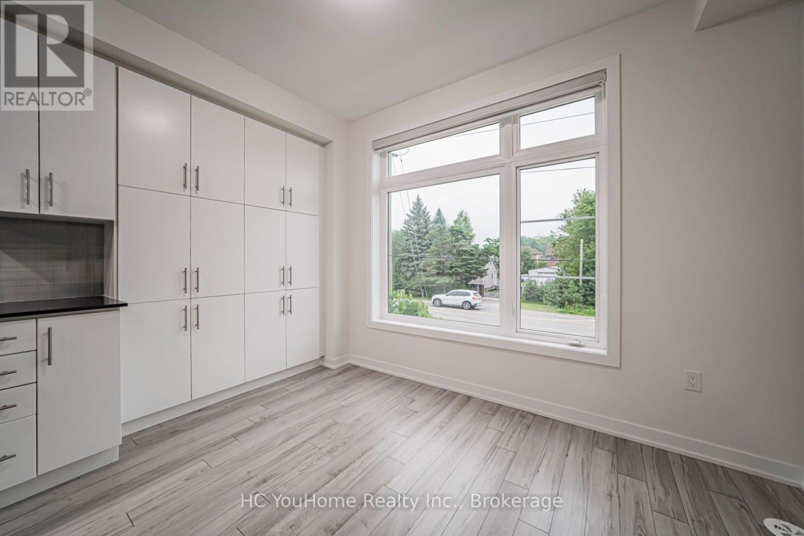 #106 250 FINCH AVENUE - 12