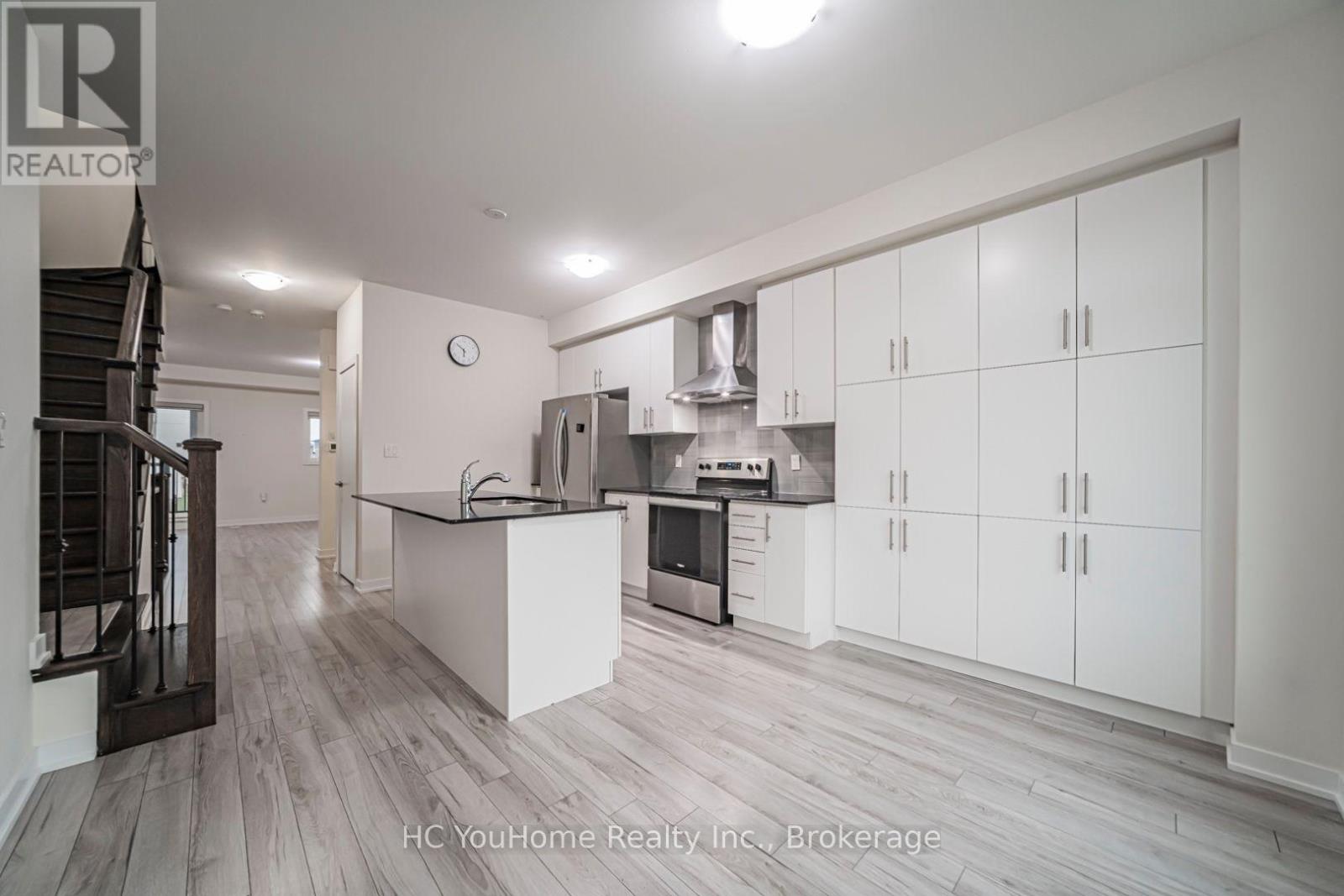 #106 250 FINCH AVENUE - 13