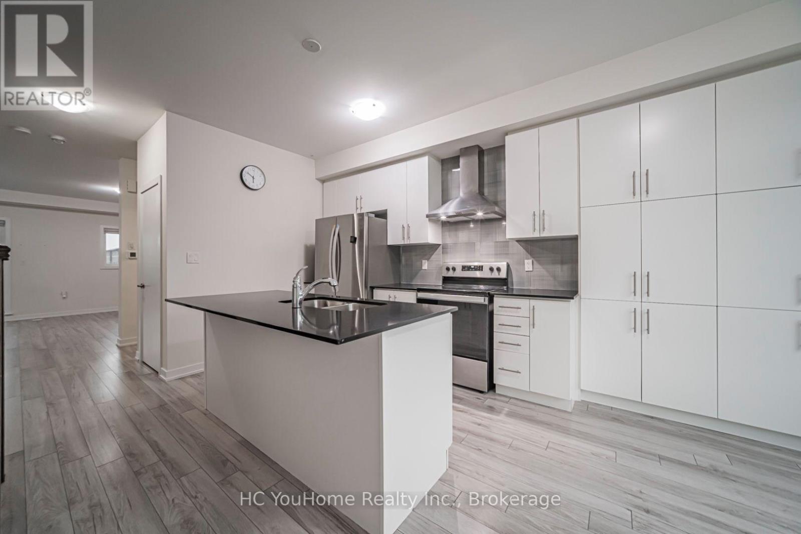 #106 250 FINCH AVENUE - 14