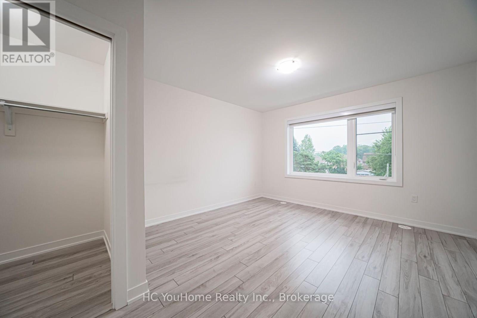 #106 250 FINCH AVENUE - 18
