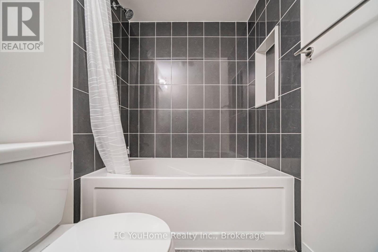 #106 250 FINCH AVENUE - 19