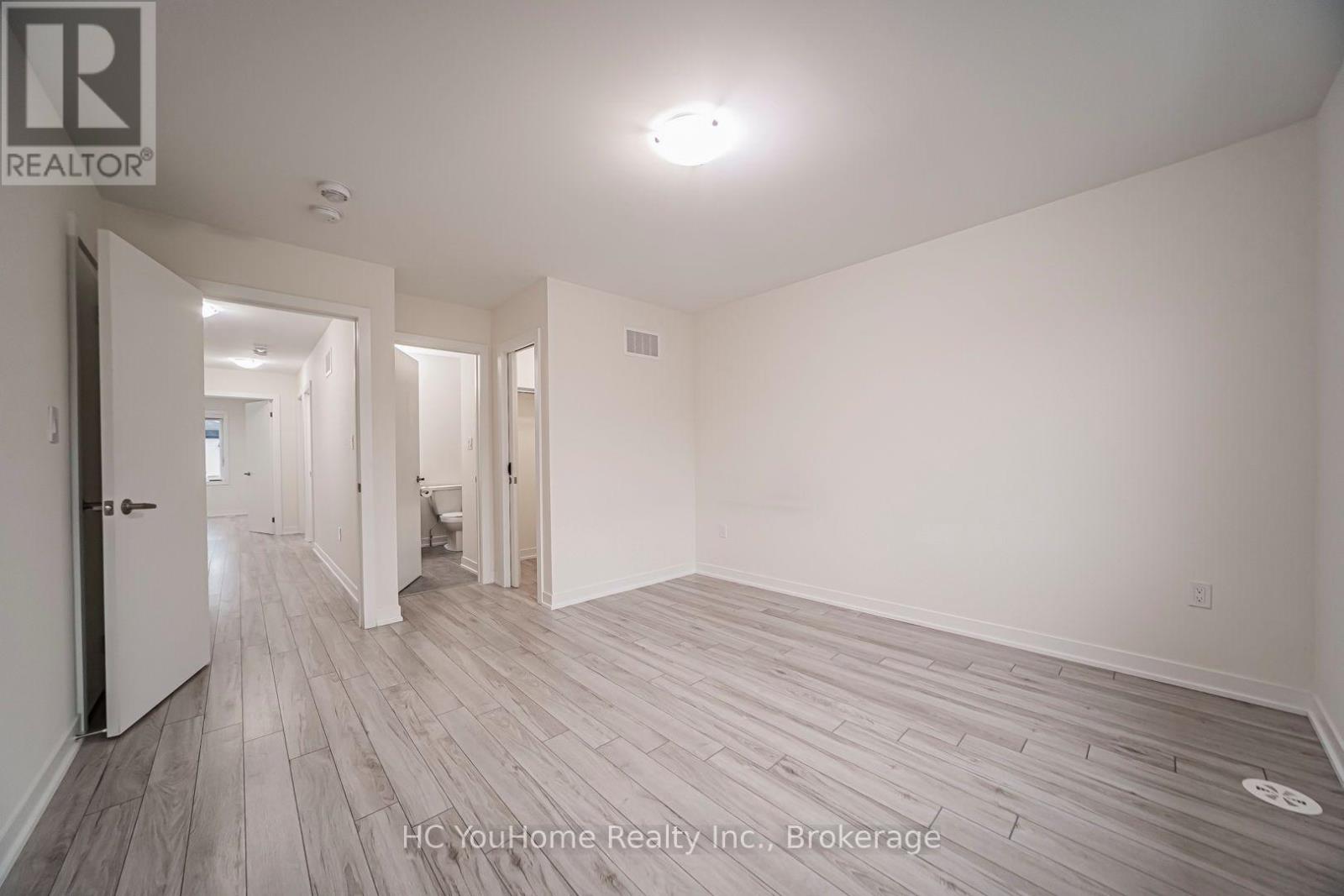 #106 250 FINCH AVENUE - 21