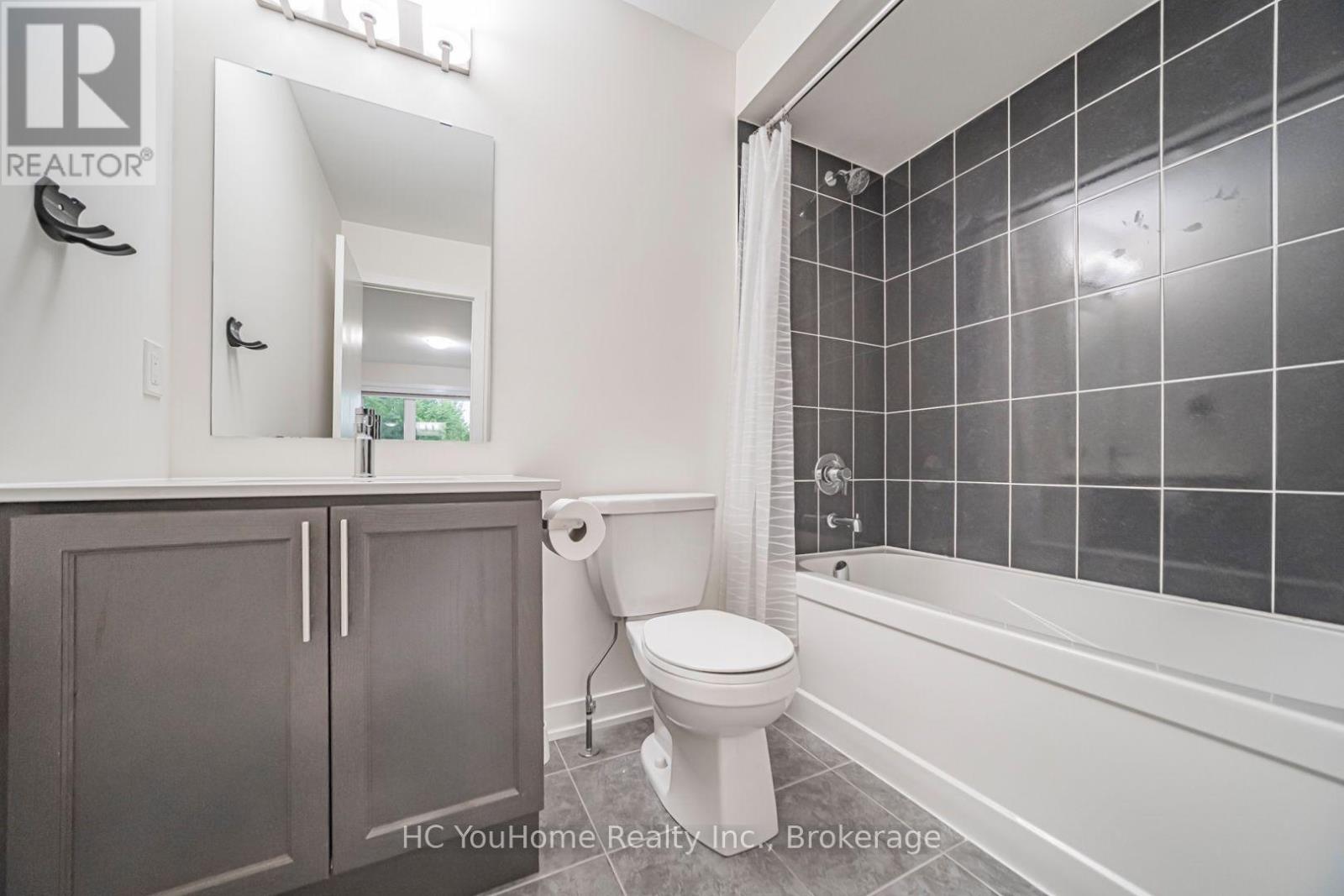 #106 250 FINCH AVENUE - 24