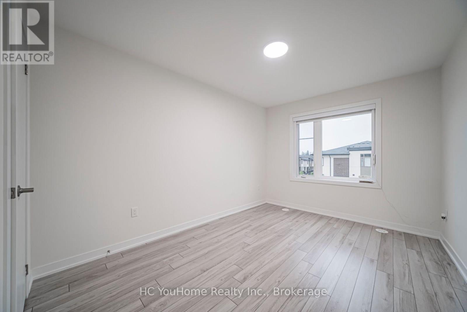 #106 250 FINCH AVENUE - 26
