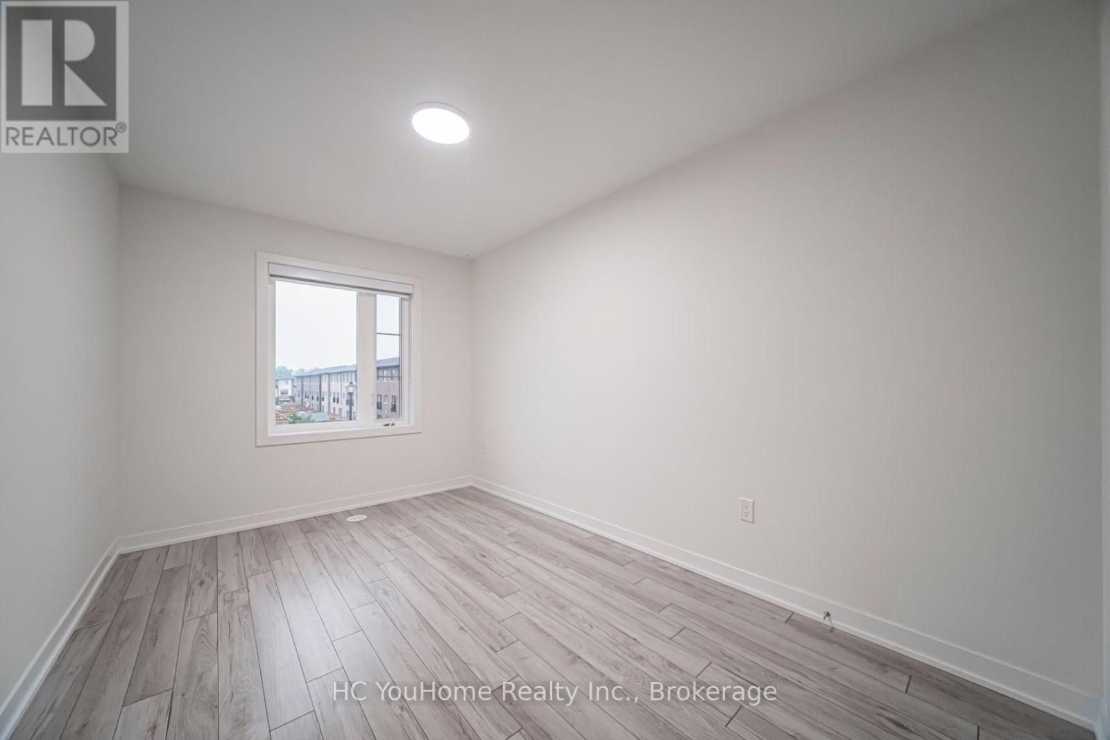 #106 250 FINCH AVENUE - 28