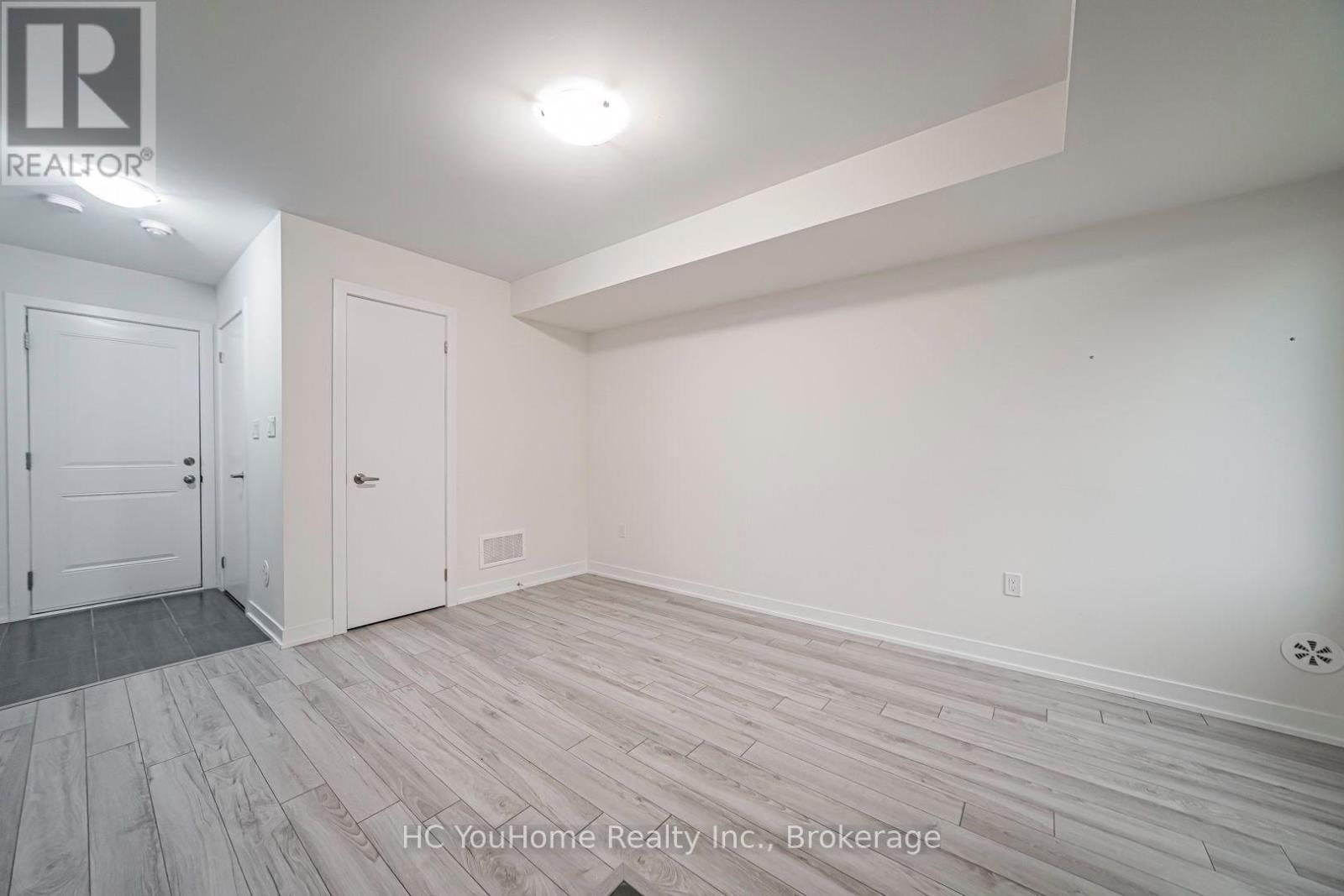 #106 250 FINCH AVENUE - 7