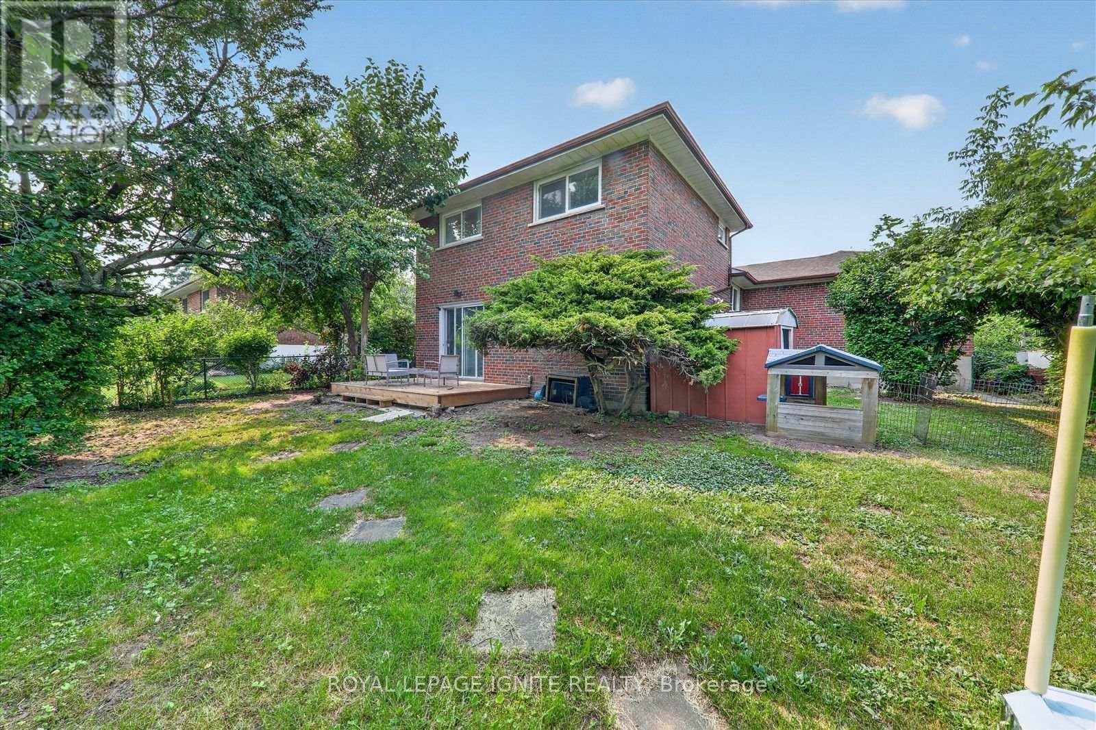 7 BRIARBLUFF AVENUE - 40