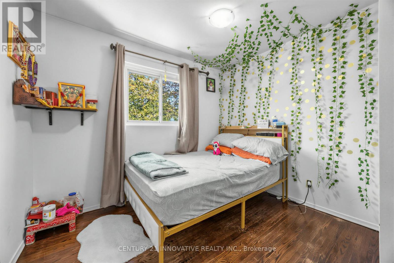 32 CHEATHAM PLACE - 24