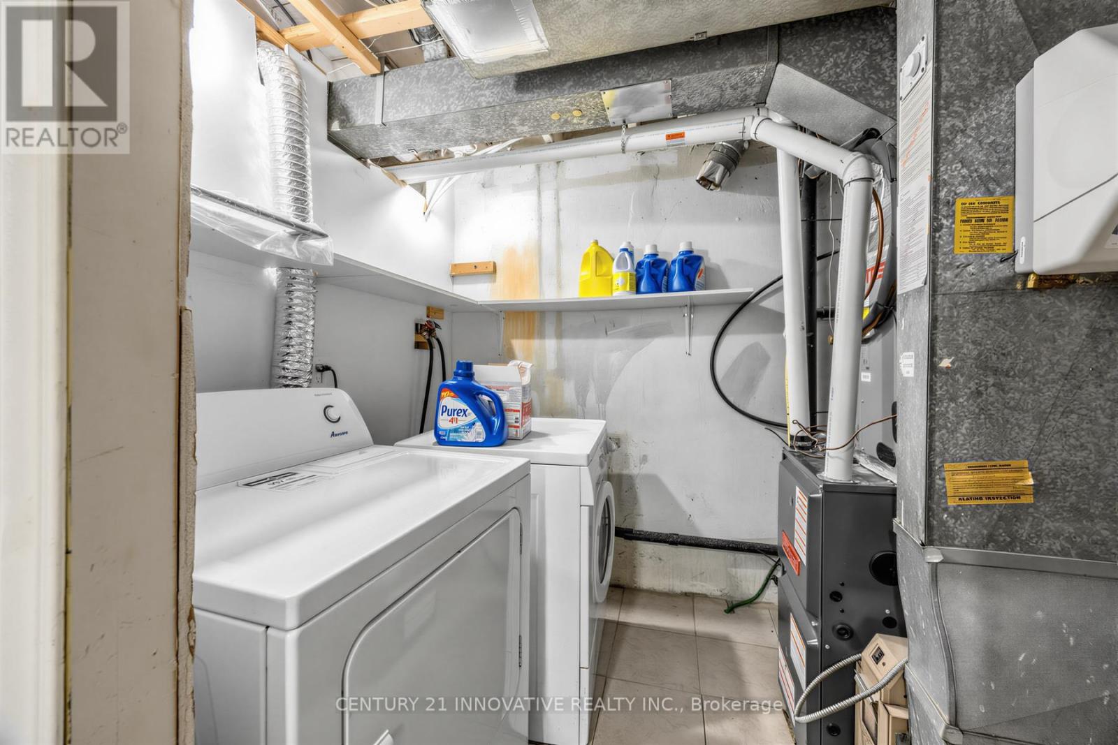 32 CHEATHAM PLACE - 35