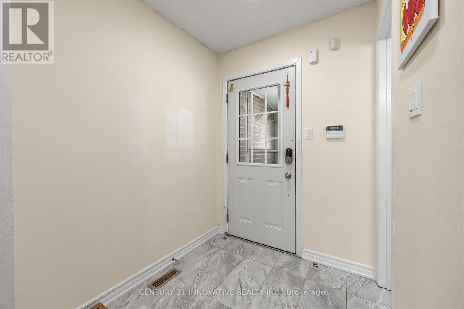 32 CHEATHAM PLACE - 5