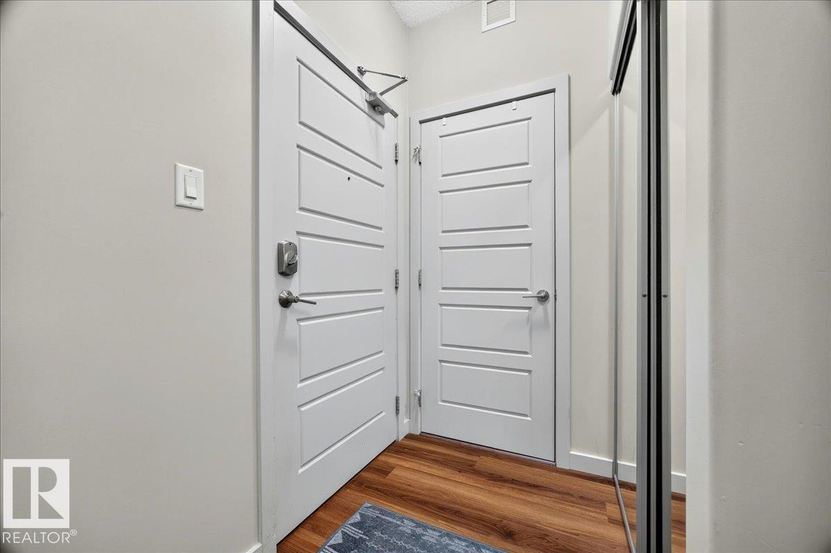 106 320 Ambleside LI SW SW - 9