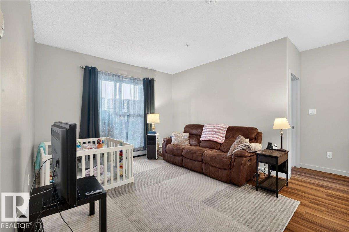 106 320 Ambleside LI SW SW - 19