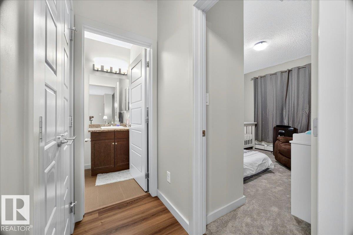 106 320 Ambleside LI SW SW - 22