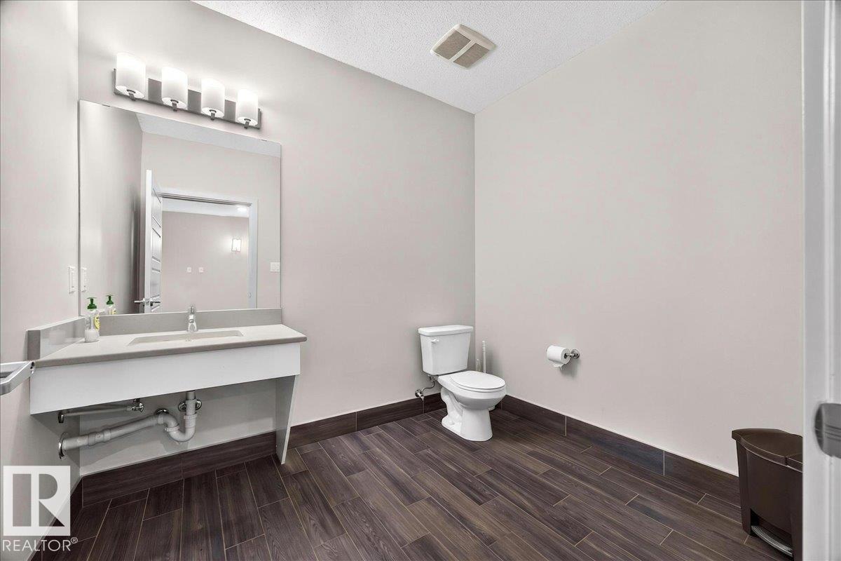 106 320 Ambleside LI SW SW - 42