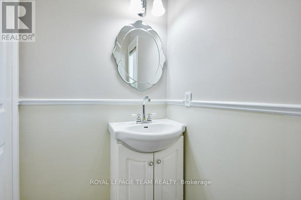 332 LIARD STREET - 13