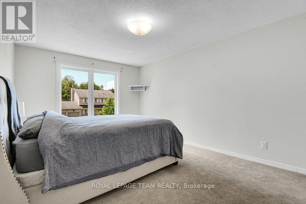 332 LIARD STREET - 15