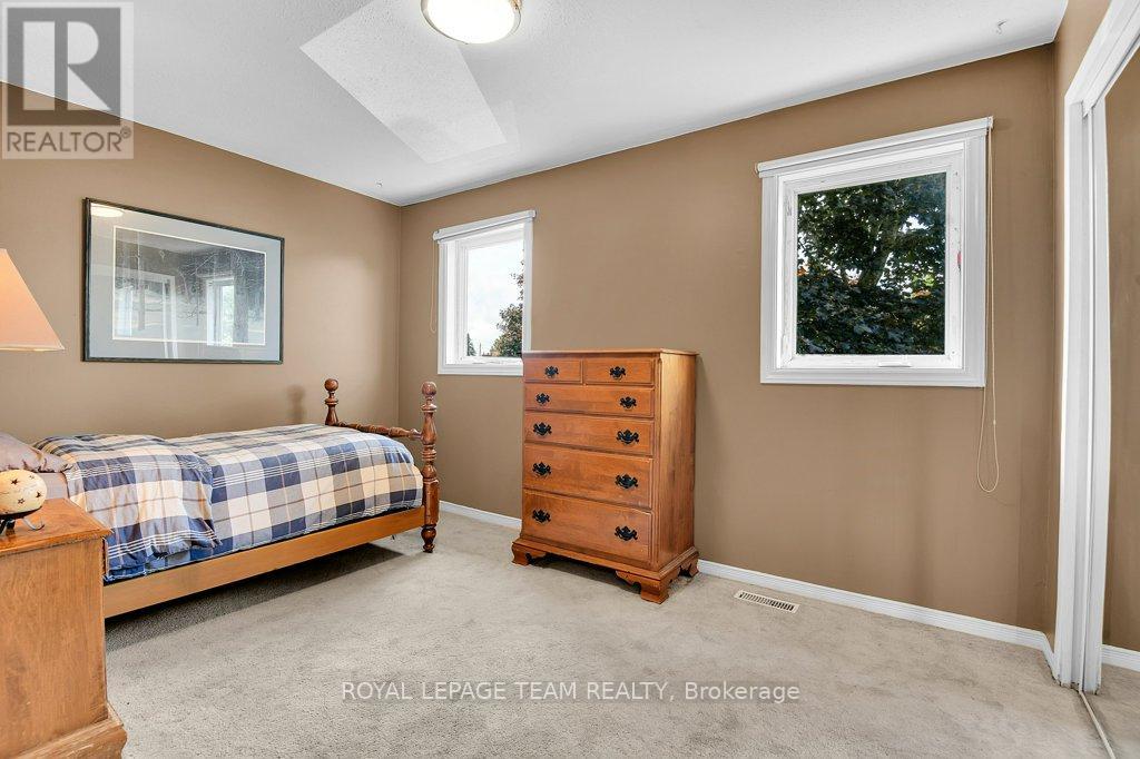332 LIARD STREET - 20