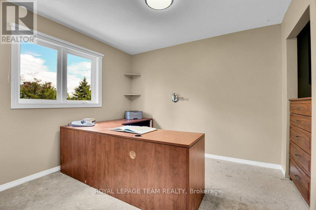 332 LIARD STREET - 21