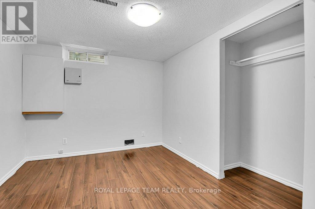 332 LIARD STREET - 26