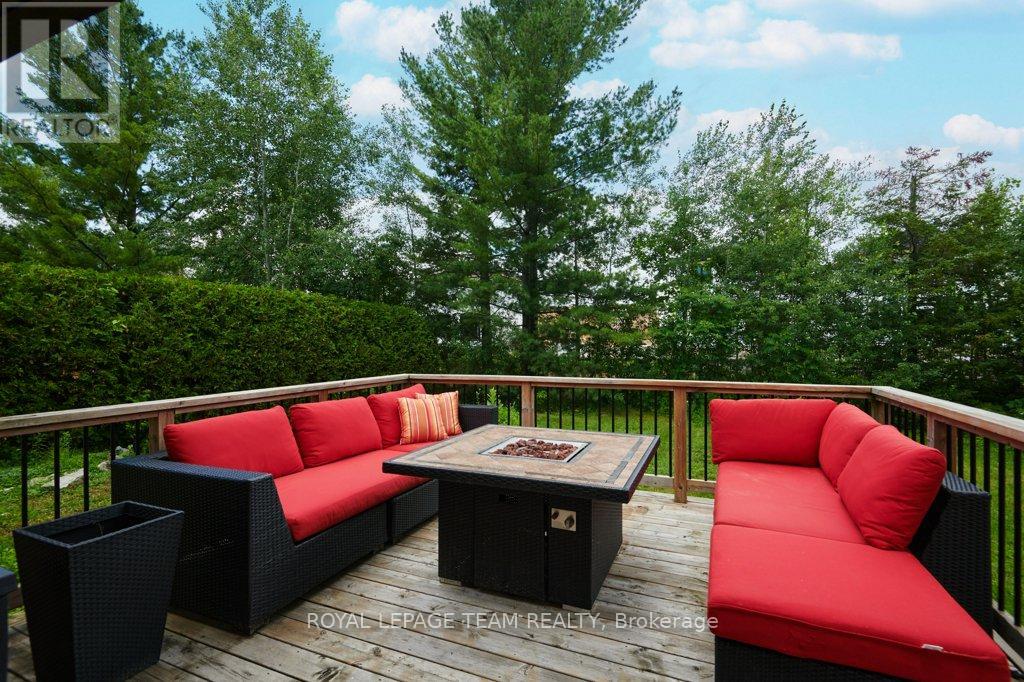 332 LIARD STREET - 27