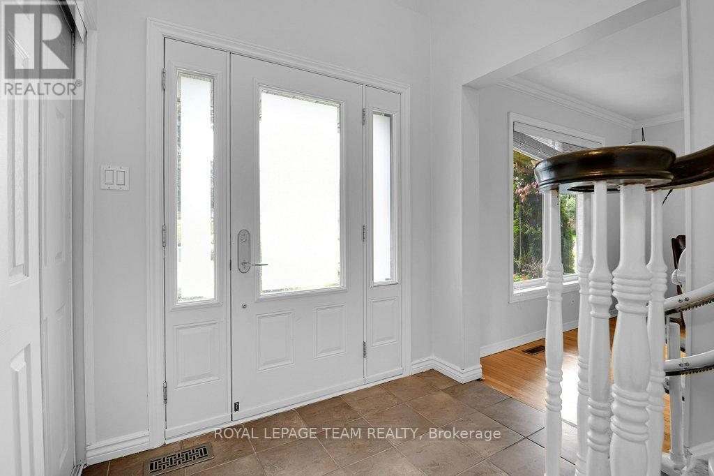 332 LIARD STREET - 3