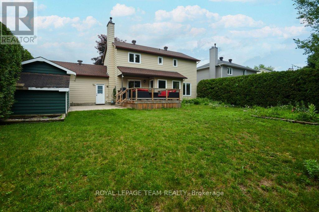 332 LIARD STREET - 30