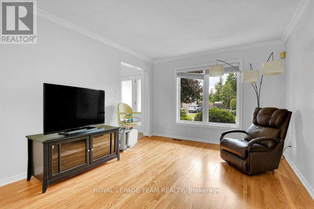 332 LIARD STREET - 5
