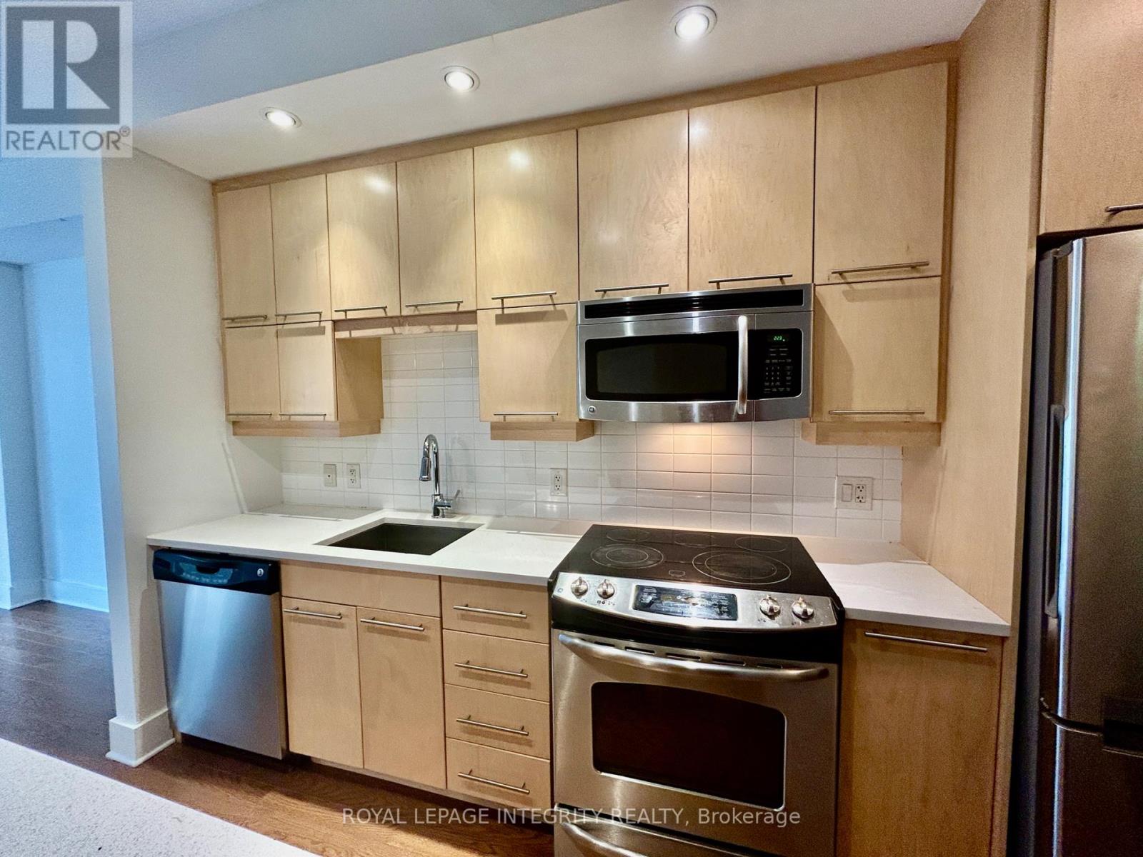 Condos for Rent in Ottawa – 420 – 101 RICHMOND ROAD, Ottawa – By Peter Sagos - Image 9