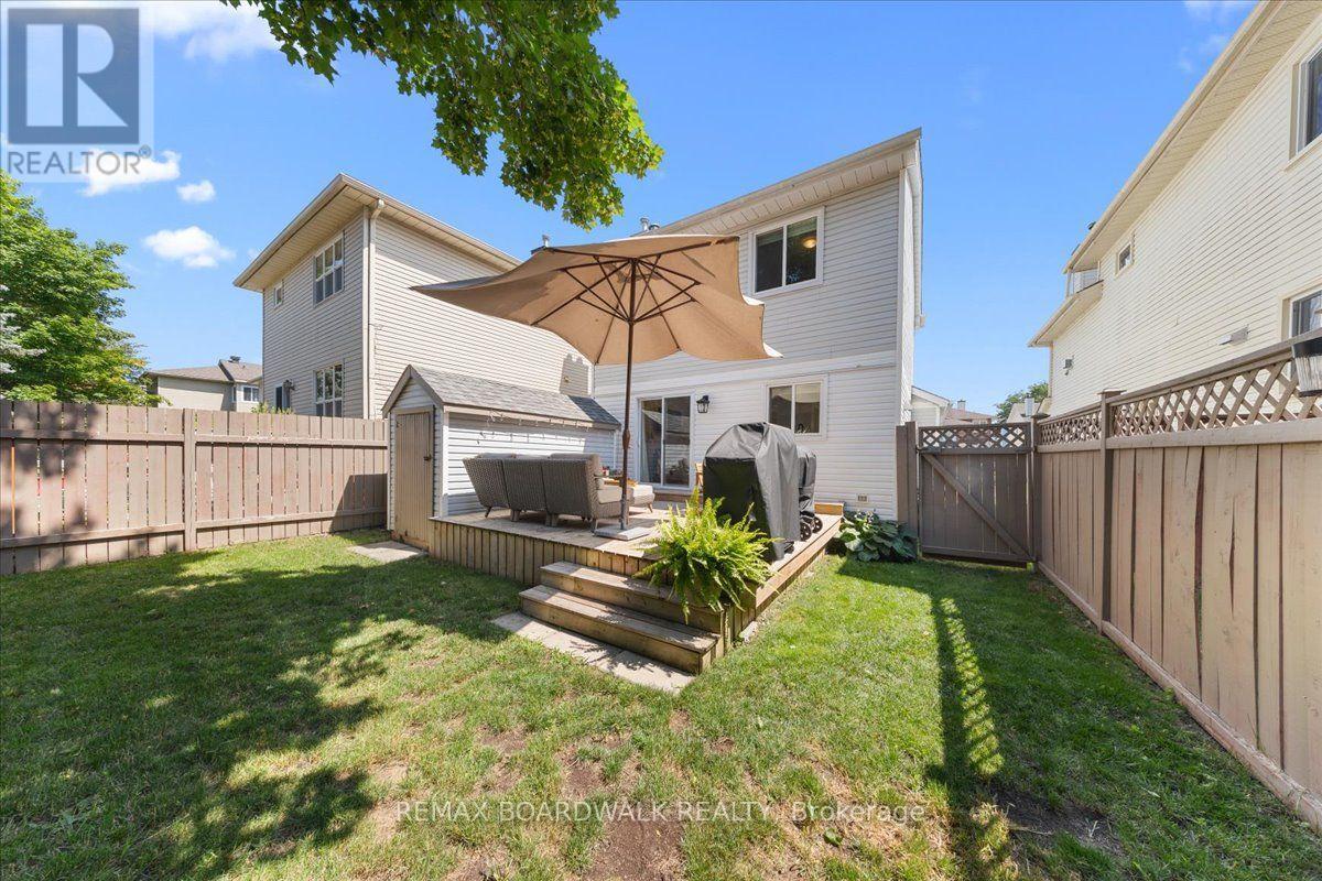 43 PEACOCK CRESCENT - 23