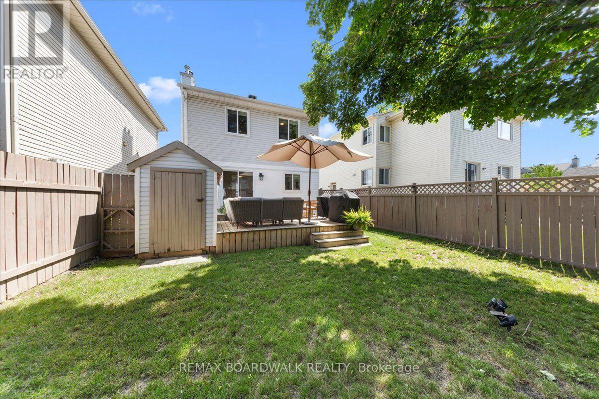 43 PEACOCK CRESCENT - 24