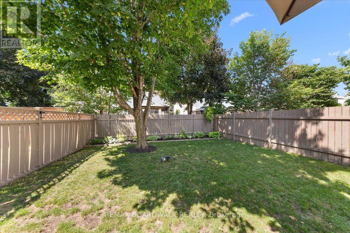 43 PEACOCK CRESCENT - 27