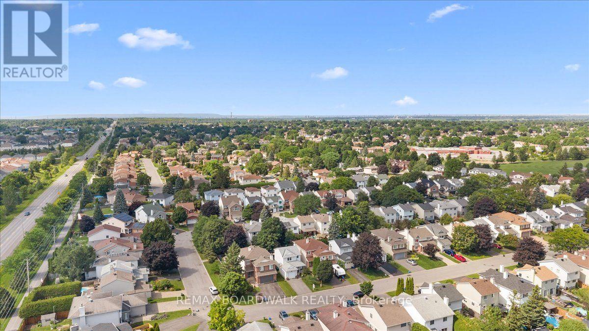 43 PEACOCK CRESCENT - 29