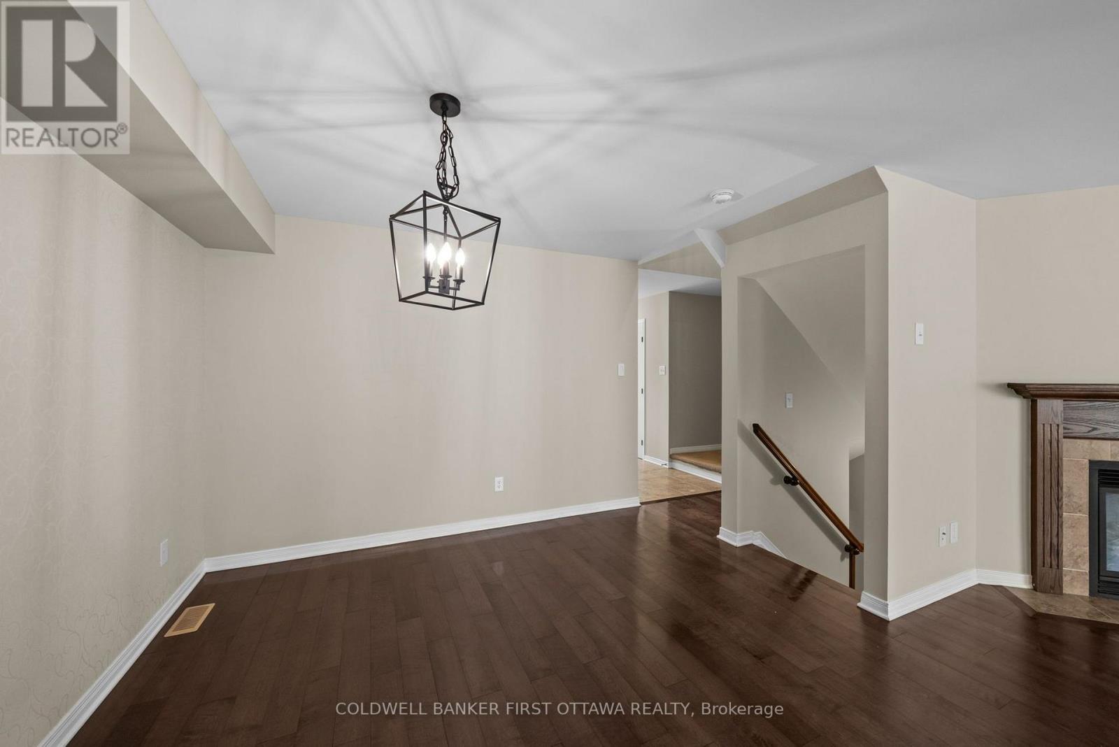 416 HARESFIELD COURT - 4
