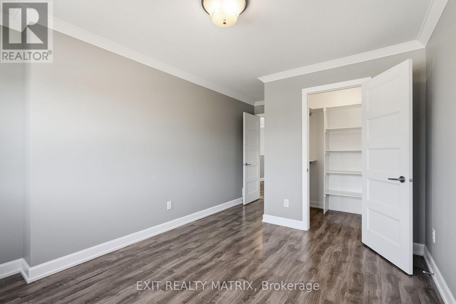 Homes for Sale in Russell – 308 BELFORT STREET – By Peter Sagos - Image 22