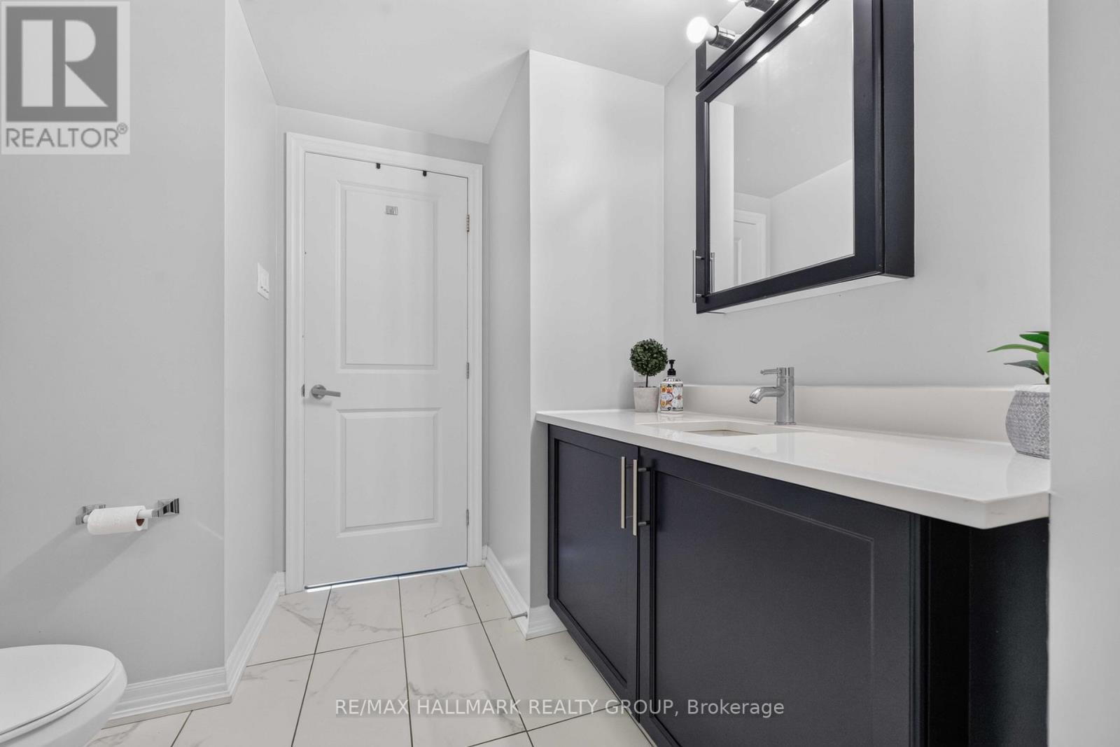 #1701 195 BESSERER STREET N - 35